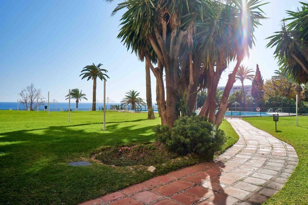 Puro Beach. Charming Apartment With Jacuzzi. Torremolinos Exterior foto